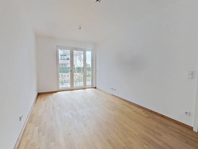 Confort residencial de categoría en una ubicación tranquila: Amplio piso nuevo de 3 habitaciones con terraza soleada y cocina equipada – Ansicht I: Schlafzimmer I