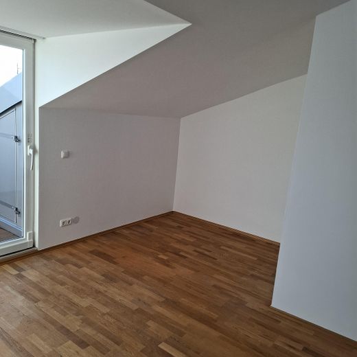 schöne lichtdurchflutete Dachterrassenwohnung in Germering, 3 Zi – provisionsfrei – Schlafzimmer 
