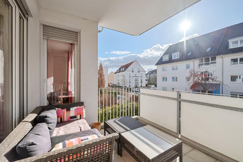 Lichtdurchflutete 3-Zimmer-Wohnung mit Westbalkon – Balkon 