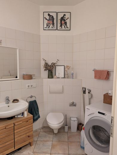Provisionsfrei: Helle, bezugsfreie 2-Zimmer Altbauwohnung mit Südwest-Balkon im Florakiez – Photo 10