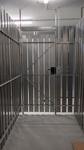 Kellerabteil mit Strom