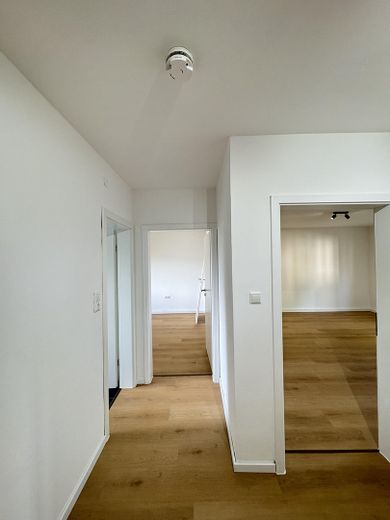 3 Zimmer, kernsaniert, erhöhte AfA! - UND 5.000€ KÜCHENBONUS – Flur