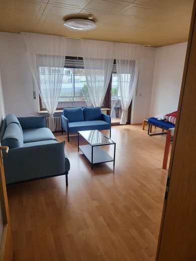 Gepflegtes 3-Familienhaus in Freiberg am Neckar – OG Wohnzimmer