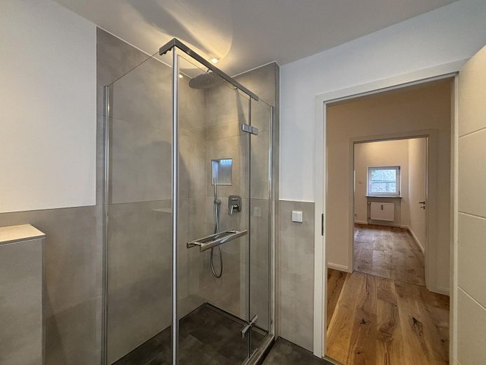 Suitable for shared living & renovated: 3 rooms with 2 bathrooms in Maxvorstadt – Foto 8