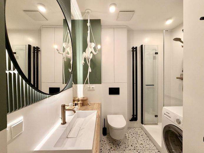 Sin comisión: Piso de 2 habitaciones renovado y amueblado en Friedrichshain (Boxhagener Kiez) – Bathroom
