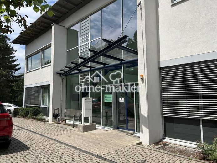 Großzügige Räumlichkeiten für Praxisnutzung oder Bürounternehmen – Foto 1