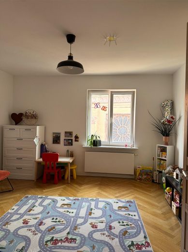 Elegante apartamento de 4 habitaciones en una ubicación céntrica – Kinderzimmer