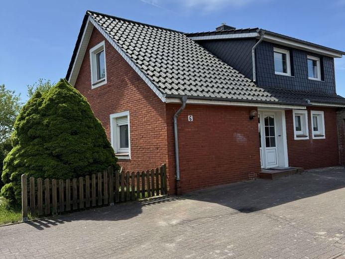 Frisch renoviertes Einfamilienhaus - Sackgassenendlage in Papenburg - Obenende – Foto 1