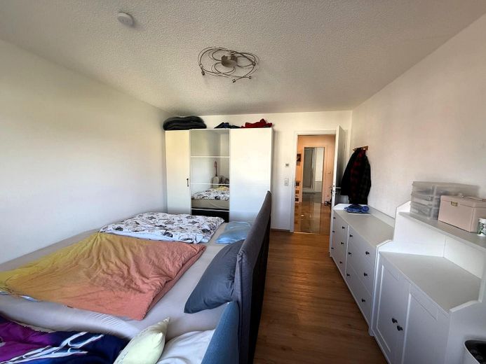 Neuwertige Doppelhaushälfte in schöner Lage – Schlafzimmer Eltern