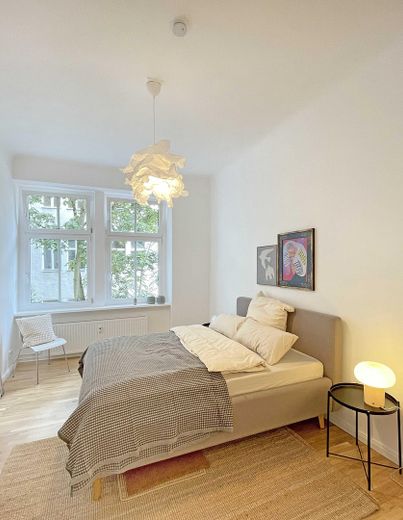 Traumhafter Altbau in direkter Pankelage | Erstbezug | Saniert | Provisionsfrei – Schlafzimmer