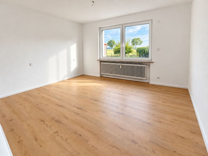 Primera ocupación tras la reforma: espacioso piso de 4 habitaciones con terraza y 106 m² en Springe – Schlafzimmer