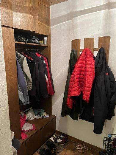 Wunderschöne Wohnung in Bestlage – Garderobe