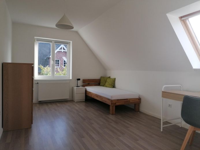 Großzügiges, helles Haus in ruhiger Wohnstraße (30km-Zone) in Pinneberg-Waldenau. – SchlafZimmer-OG-2