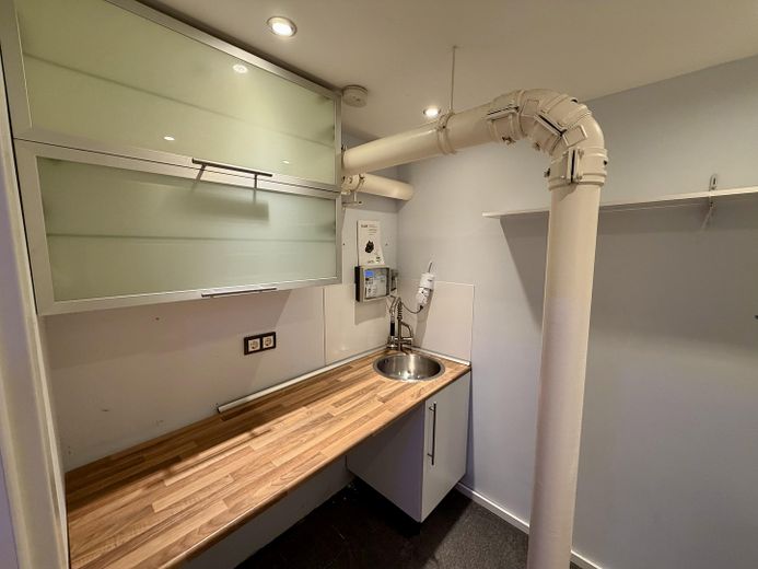 Piso split-level de alta calidad con carácter de casa en una ubicación privilegiada de Junkersdorf – HWR UG