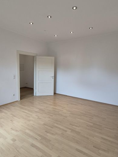 Mehrfamilienhaus, Dreifamilienhaus mit Loft Charakter u. Dachterrasse in Krefeld – Schlafzimmer Wohnung 2