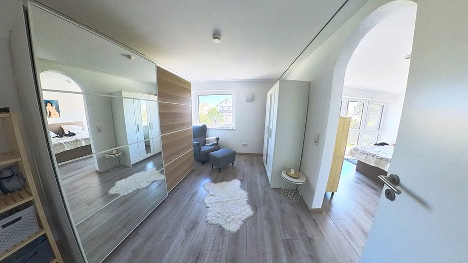Modernisiertes Familienhaus mit Pool, Sauna, Smart Home & PV-Anlage – Foto 7