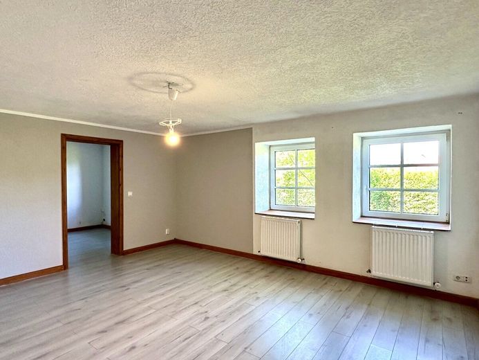 HORN IMMOBILIEN ++ großzügiges Objekt mit verschiedenen Nutzungsmöglichkeiten, Sadelkow bei Friedland – Wohnzimmer