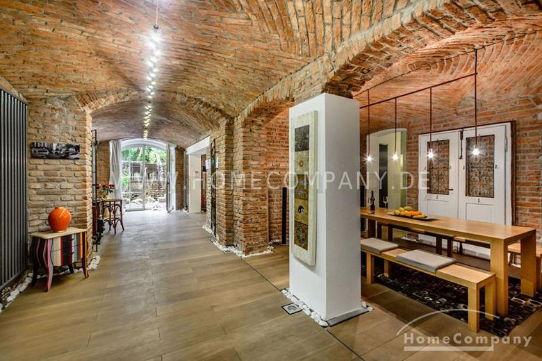 Sehr exklusiv möblierte 6-Zimmer-Souterrain-Wohnung mit schöner Terrasse in der Maxvorstadt – 49ec40470d82b381433f883823711391a3fb542f.jpg