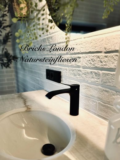 Natrustein- Fliesen / Bricks