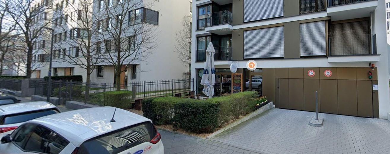 Abschließbare Garagenbox 5,80m Länge, Stellplatz in TG, Stromanschluss! – Einfahrt Barckhausstrasse 13