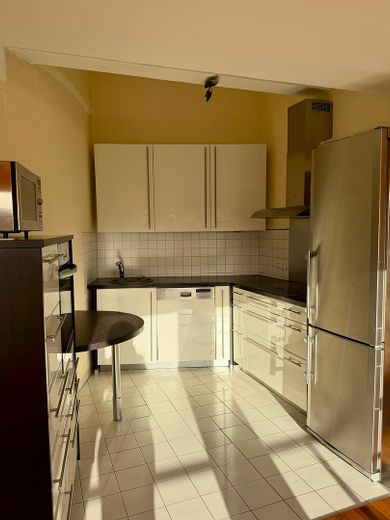 3 Zimmerwohnung mit 3 Tiefgaragenplätzen und 4 Balkonen – Küche