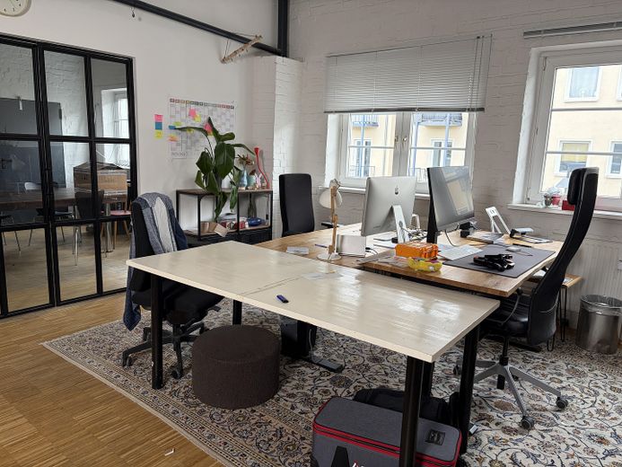 oud huurcontract voor loftkantoor co-working kantoor ter overname, opvolgende huurder Rent-to-Rent – Studio