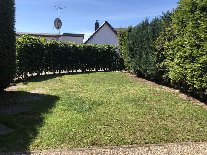 झील के किनारे शांत आवास: 17111 Sommersdorf में बगीचे वाला सुंदर पंक्ति-घर – Garten