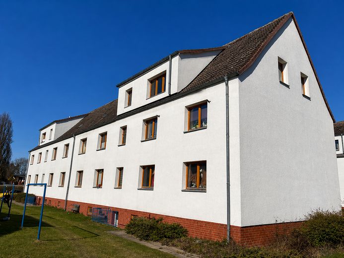 3-Zimmer-Erdgeschosswohnung mit Einbauküche in Klütz – nahe der Ostsee – Gebäude