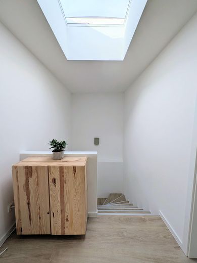 واحة عائلية حصرية في موقع قريب من الطبيعة – سكن شبه جديد على أعلى مستوى – Treppe OG - EG