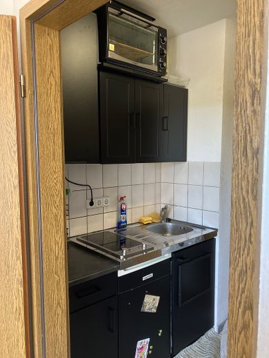Geschmackvolle 2-Raum-Wohnung mit Balkon und EBK in Hamburg Lohbrügge – Foto 2