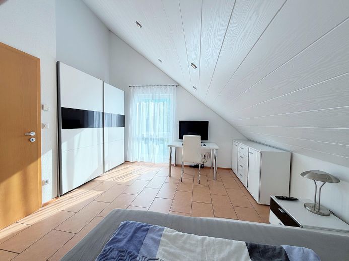 Commission-free detached house on the outskirts with a dream garden! – Kinderzimmer DG