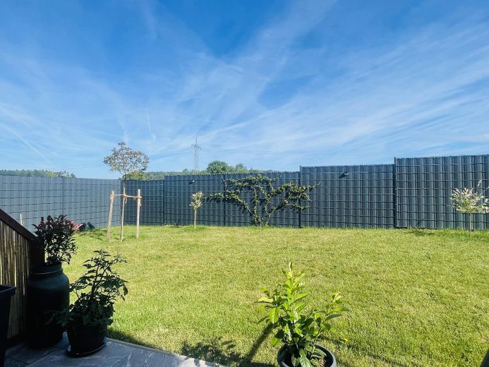 Casa unifamiliare moderna con qualità da nuova costruzione (anno di costruzione 2021), vista panoramica libera, aria condizionata e 3 posti auto in garage – Garten