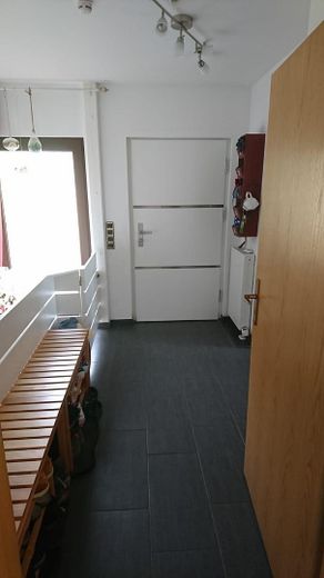 Sonnige EG-Wohnung mit EBK, Wannenbad, Kamin & Garten - von privat an privat – Eingangsbereich II