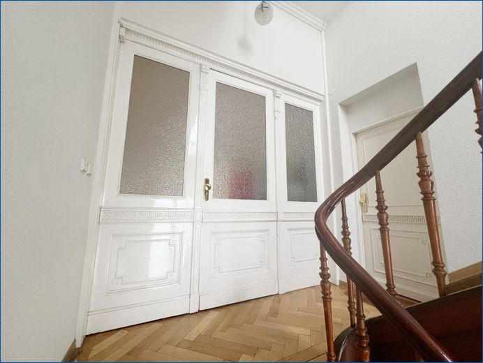 ** Stilvolle Altbauwohnung ** aus Gründerzeit ** mit Charme &amp; Ruhe in Sachsenhausen-Nord – Wohnungseingang