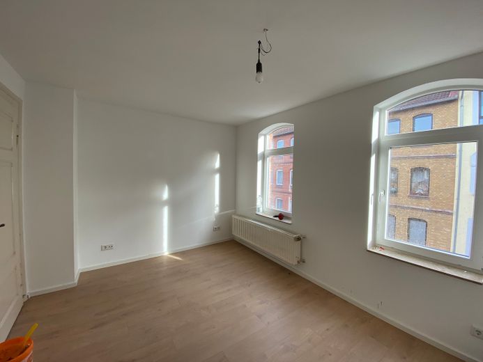 Apartamento con balcón, apto para piso compartido, 4 habitaciones, dúplex, cerca de la estación – Schlafzimmer unten