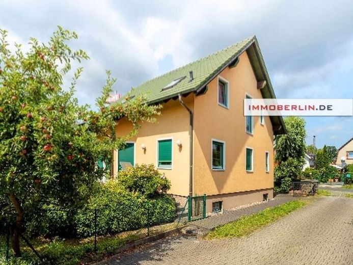 IMMOBERLIN.DE - Sehr gepflegtes Einfamilienhaus mit schönem Südgarten – Foto 1