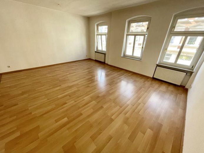 Comfortable 3-room apartment with balcony in Gera-Untermhaus! / 2nd floor – Photo 1