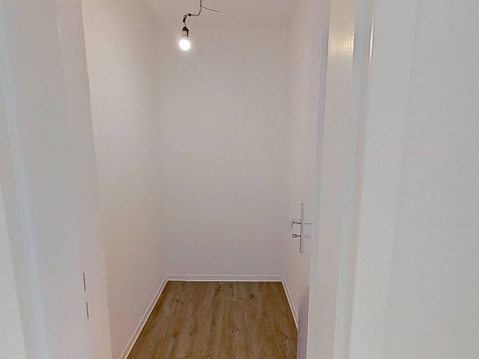 BIS ZU 3 NKM FREI: Schöne 3-Zimmer-Wohnung mit BALKON und intelligentem Grundriss in Kappeln-Ellenberg – Abstellraum