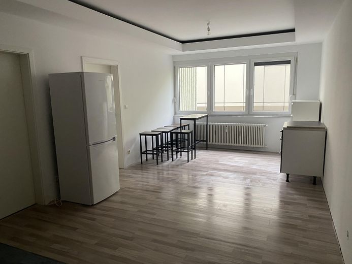 2-комнатная квартира 4 комнаты 81 м² 2,5 комнаты 65 м² городская квартира офис кабинет для практики жильё для рабочих коммерческая недвижимость инвестиция – Einheit 1 Wohn Kücke