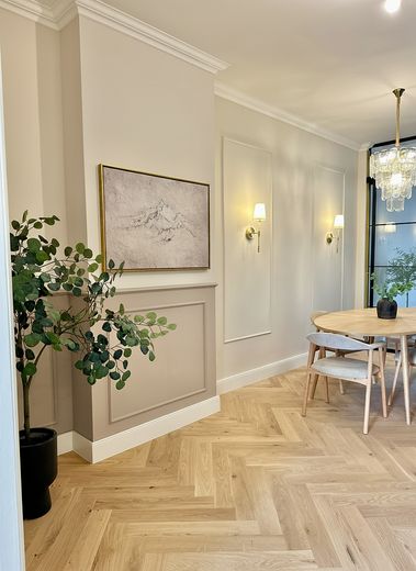 Zeitlose Eleganz trifft auf modernen Komfort - Sanierte 3 Zimmerwohnung am Schloss Charlottenburg – Essbereich