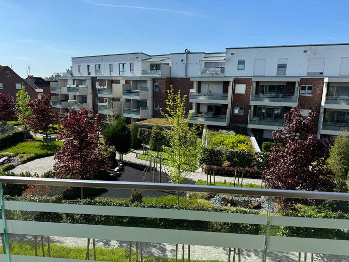 Energiesparwohnung 2.OG mit Tiefgaragenparkplatz – Foto 1