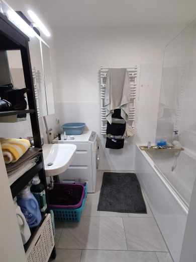 Zentrale 3-Zimmer-Wohnung, direkt neben Krankenhaus und Gymnasium – الصورة 8