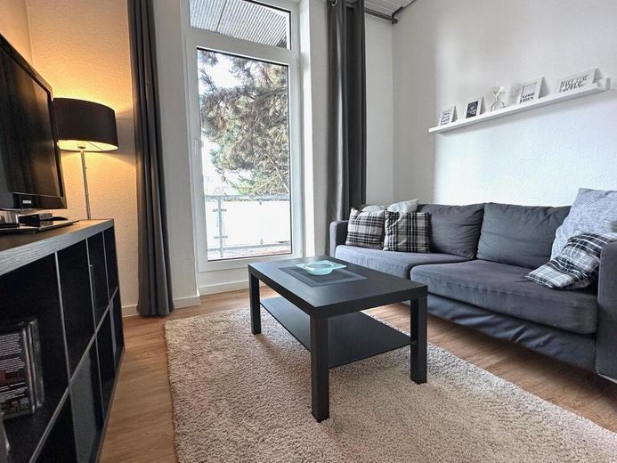 Schöne möblierte 2-Zimmer Altbauwohnung in Neuss Stadtmitte mit Internetzugang – 7744df16411ddaed671d5314b659fe90241ee1b3.jpg