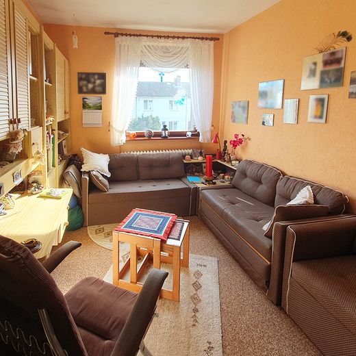 Gemütliches, sehr gepflegtes Endreihenhaus mit großem Garten und Vollkeller in ruhiger Lage! – Eines von zwei hellen Kinderzimmern mit sehr gutem Schnitt. Oder möchten Sie ein Büro? Ein Hobbyzimmer? Ein Ankleidezimmer? Kein Problem!