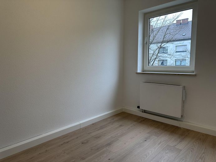 *Provisonsfrei* 3 Zimmer Wohnung nahe Harras – Frisch renoviert – Gästezimmer
