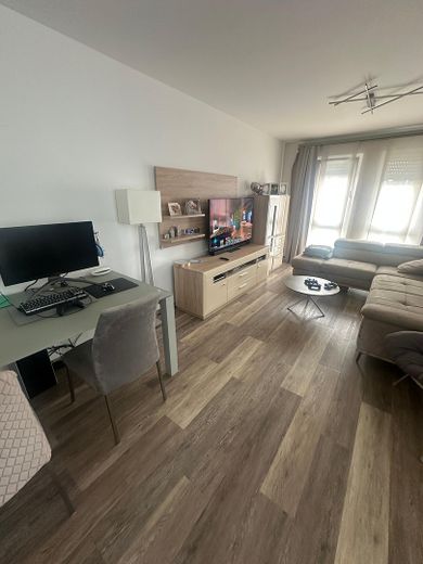 Moderne 3-Zimmer-Eigentumswohnung mit Westbalkon, Tiefgarage und Aufzug in begehrter Lage von Stein – Foto 9
