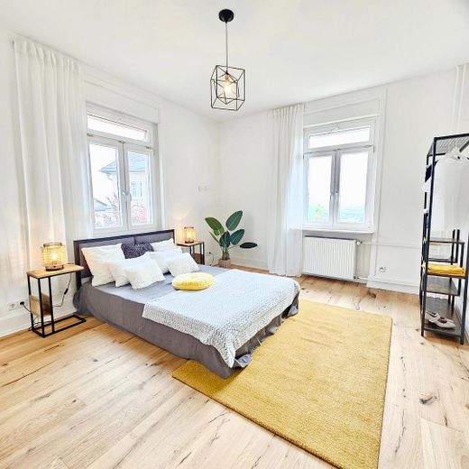 Über Frankfurts Dächern: 4-Zimmer-ETW mit Skylineblick, Balkon & Einbauküche – provisionsfrei – Foto 4