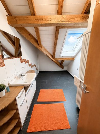 212 qm Familienhaus  - Alleinnutzung oder 2 separate Wohnungen – DG