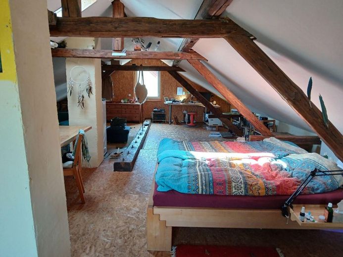 Wunderschöne Hofreite – DG Altbau