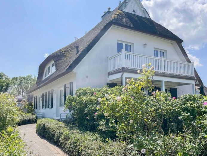 Reetgedecktes Ostseeidyll mit Sauna, Kamin und großem Garten – nur ca. 300 m zum Strand – Foto 1
